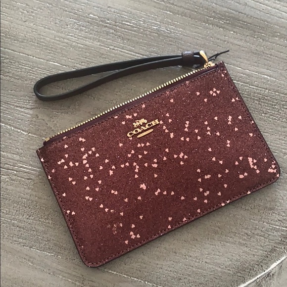* SOLD* New heart glitter small wristlet coach - Picture 2 of 6